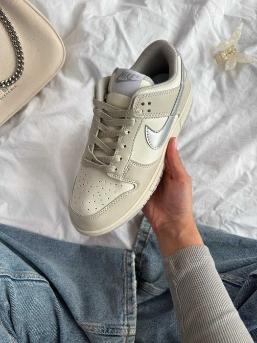 Кросівки Nike SB Dunk Low Beige Grey Silver Swoosh жіночі бежеві з сріблястим Найк Данк шкіряні демісезонні | Женские кроссовки Данки 36 37 38 39 40