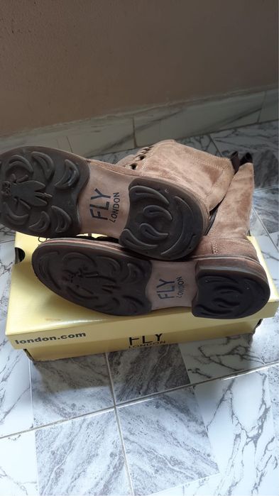 Botas Fly London N 39 em Camel