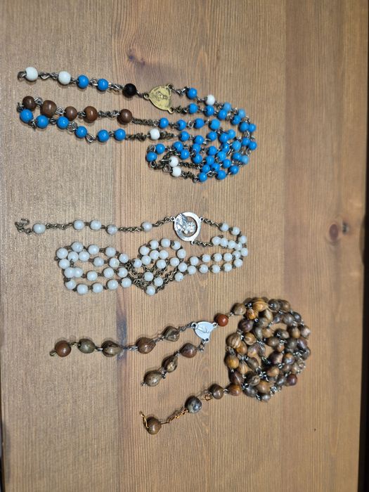 3 uszkodzone różańce