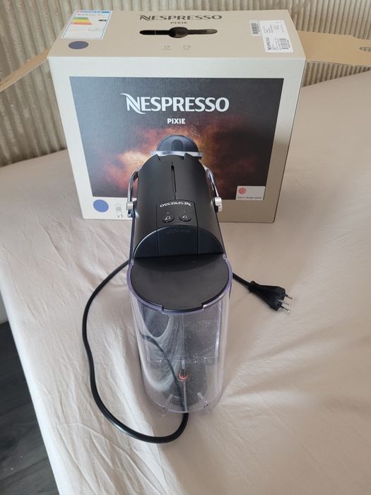 Máquina de café Nespresso Pixie Azul pouco usada