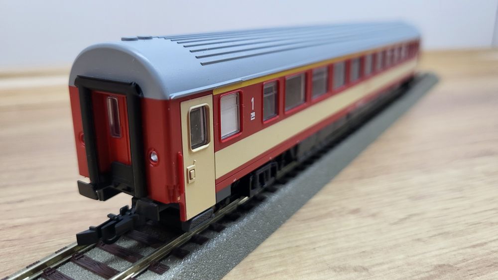 PIKO wagon osobowy 1kl PKP ic ep V-VI oświetlony PIĘKNY okazja RARYTAS