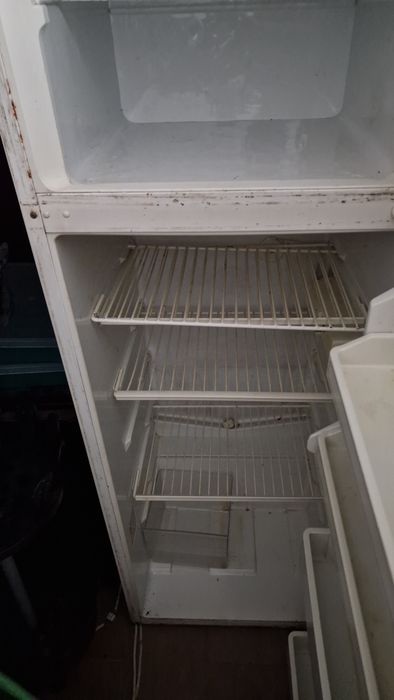 Frigoríficos usados, a precisar limpeza