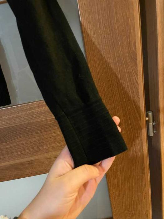 czarny sweter sweterek kardigan 36 S rozpinany kieszonki