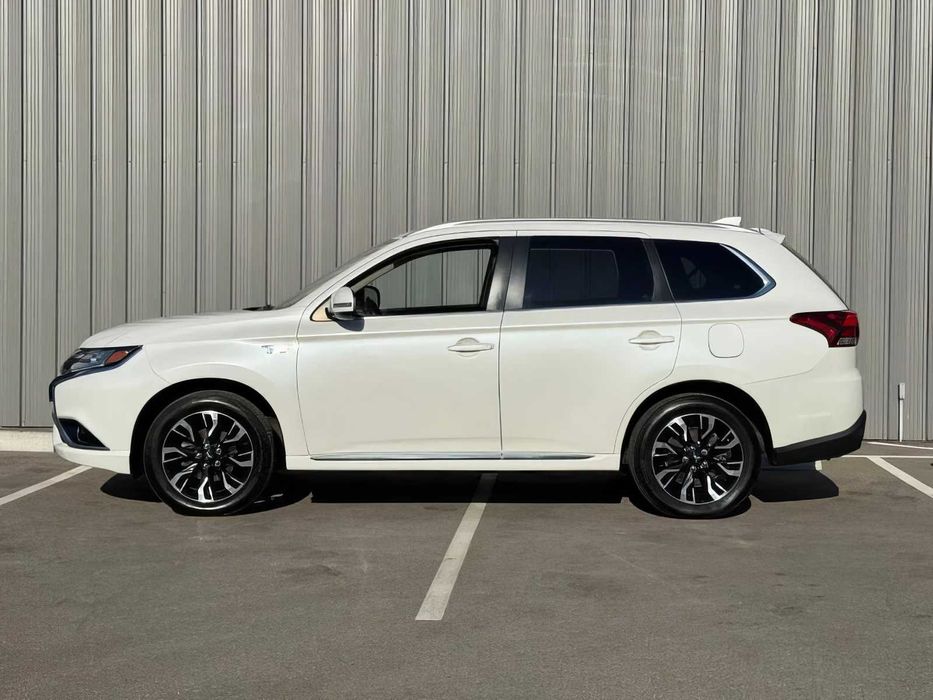 Mitsubishi Outlander PHEV      2018