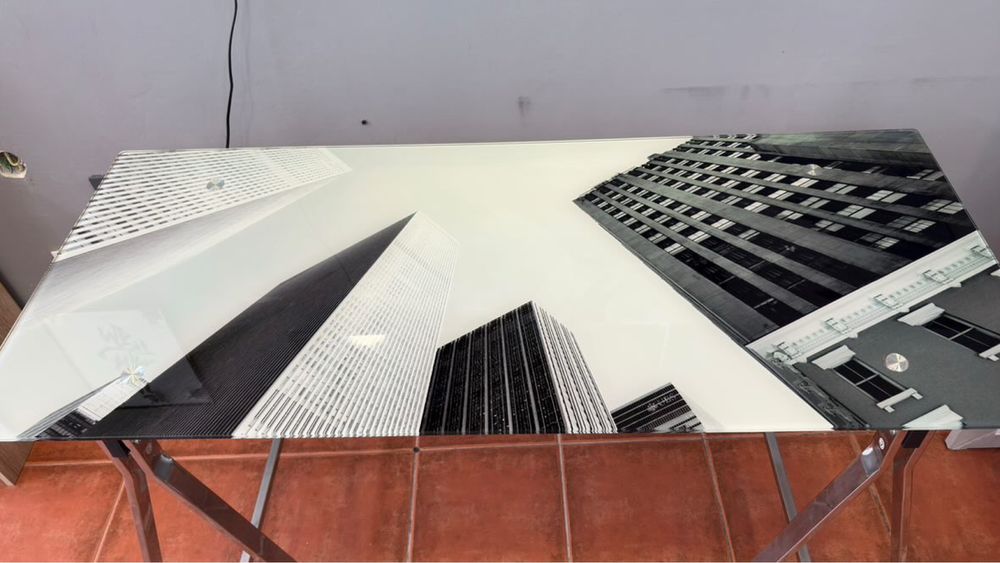 Secretária de vidro