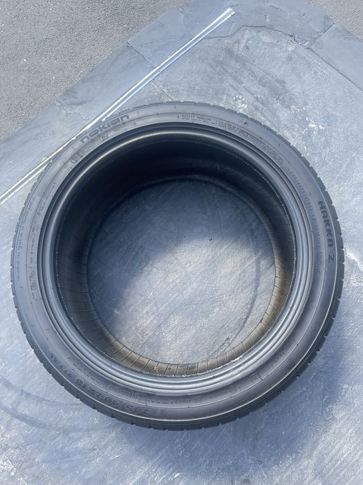 245/40/18 nokian hakka z