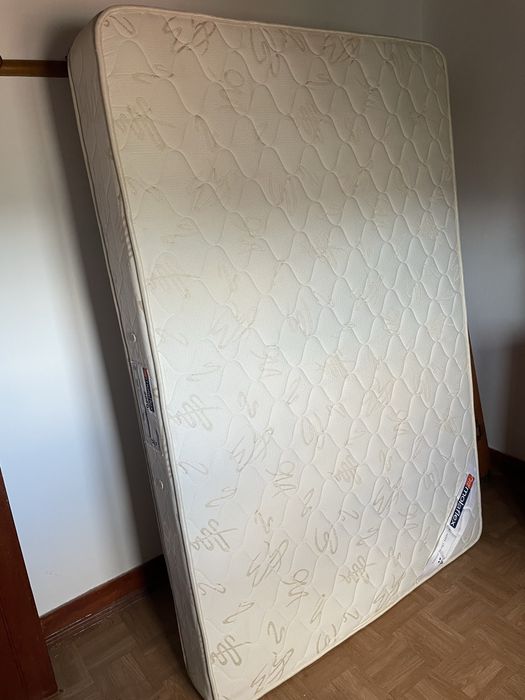 Cama de Casal em Ferro c/ Colchão