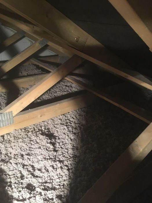 Ocieplenie domu izolacje celuloza wdmuchiwanie docieplanie poddasza