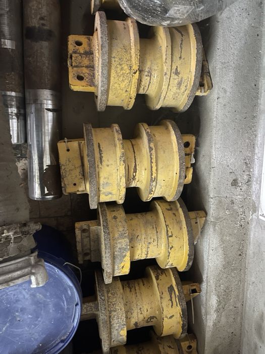 Катки однобортні та двобортні на бульдозер Т130