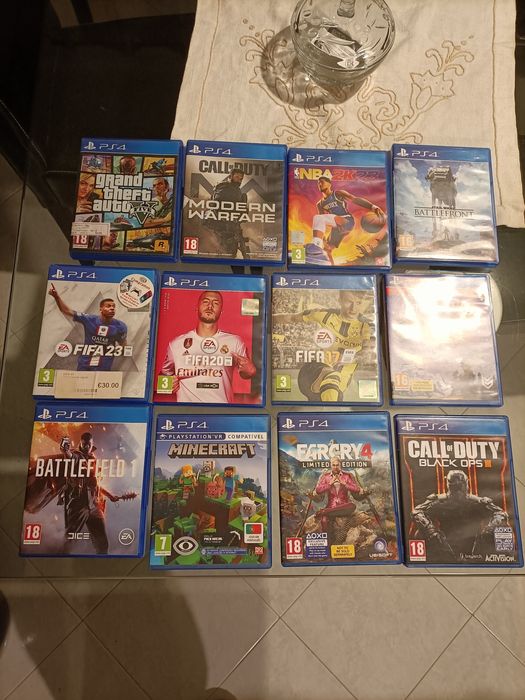 PS 4  1T (861Gb)com um Comando e 12 jogos