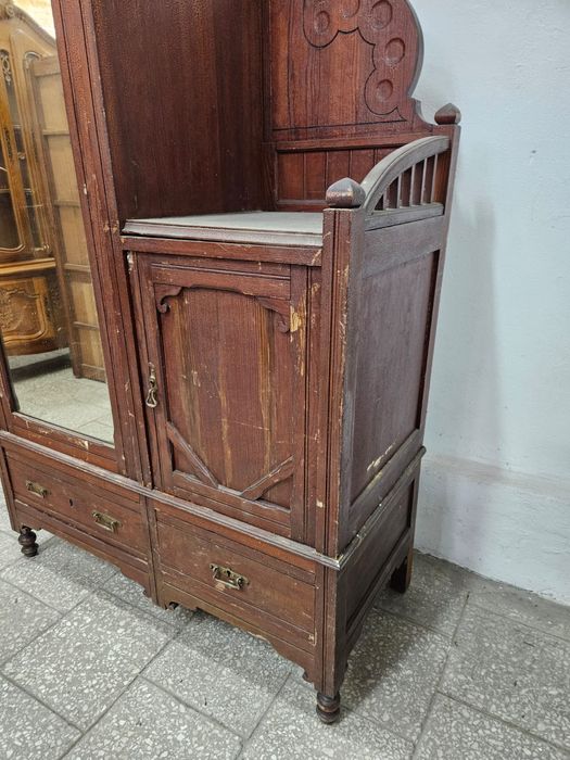 Stara stylowa szafa do przedpokoju holu