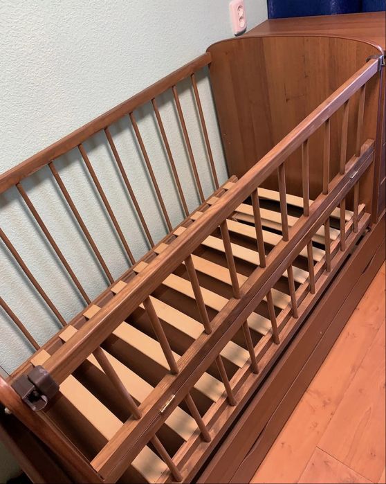 Продам дитяче ліжечко-трансформер