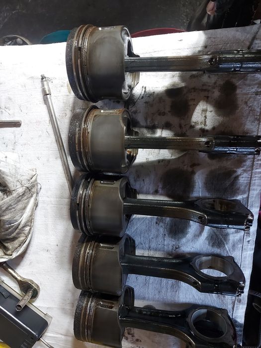 Поршні Шатуни Рено Мастер Трафік Спрінтер Лагуна Еспейс 2.2 -2.3 -2.5