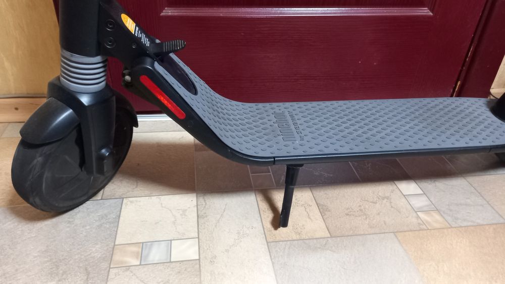 Продам электросамокат Segway ninebot