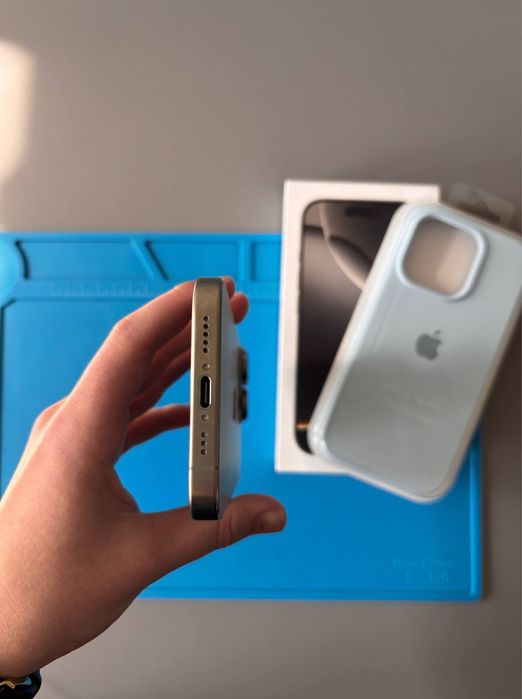 iPhone 16 pro ,256 gb