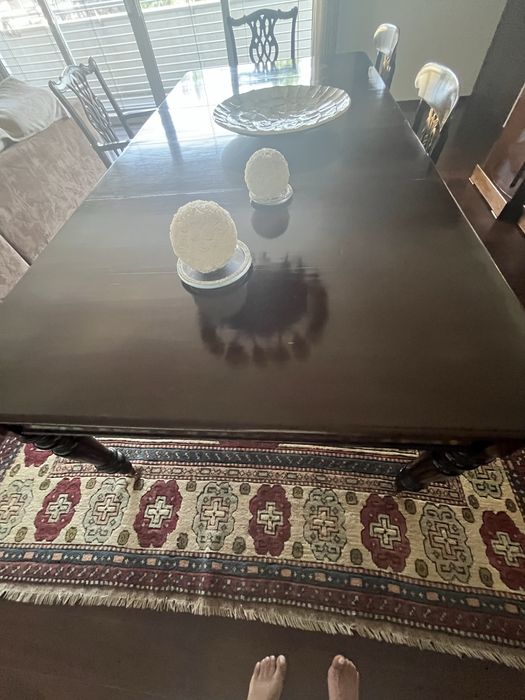 Mesa de sala jantar em madeira macica