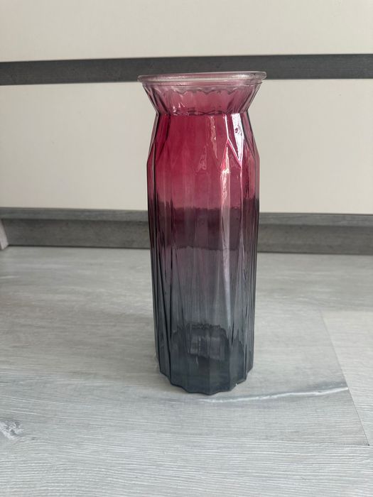 Скляна ваза ребриста