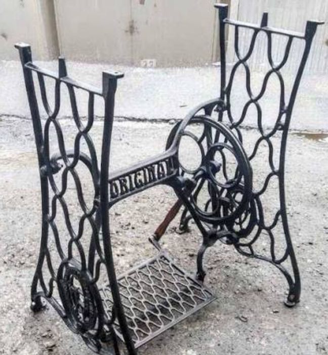 Станина швейної машинки