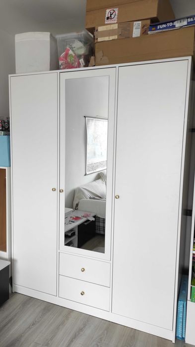 Szafa ubraniowa trzydrzwiowa