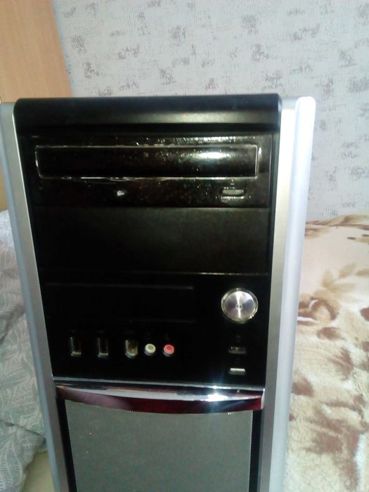Telewizor Thomson 26HS2246C + komputer stacjonarny