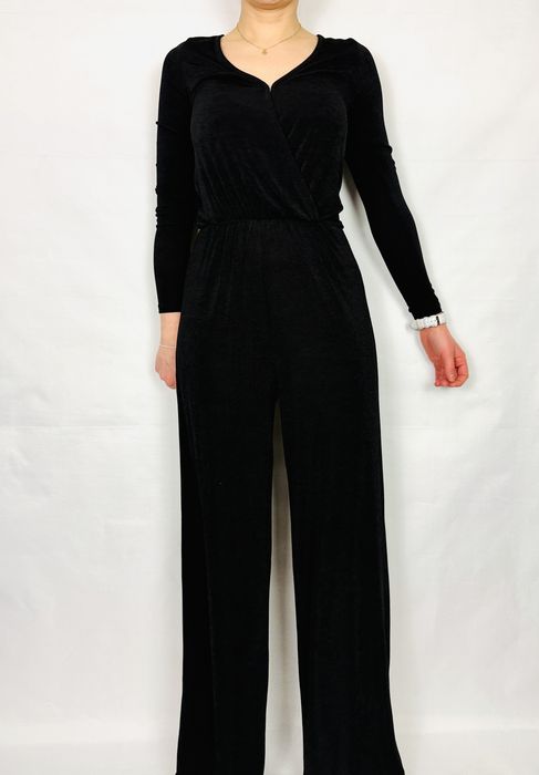 Czarny aksamitny kombinezon kopertowy XS 34