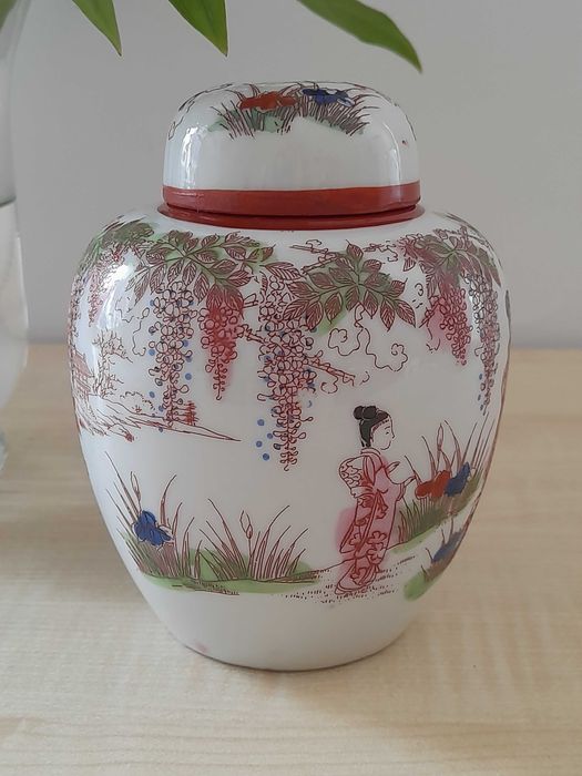 Japoński porcelanowy pojemnik na herbatę-zioła