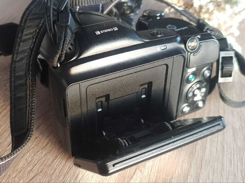 Фотоапарат Nikon Coomplix L830 (фото краще чим на телефон)