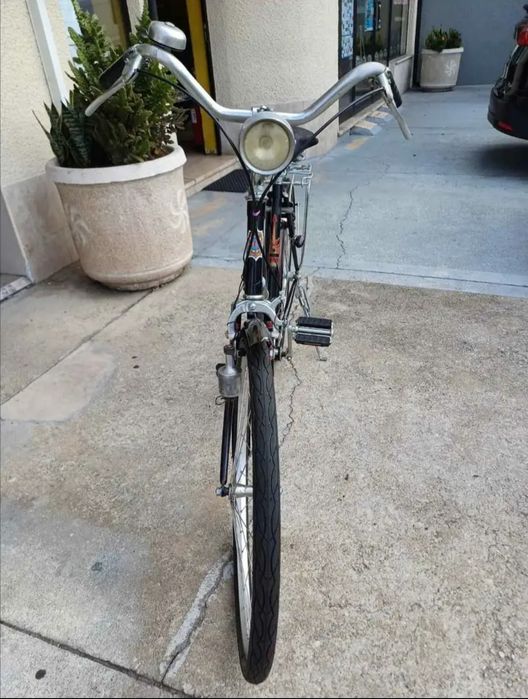 Bicicleta pasteleira restaurada
