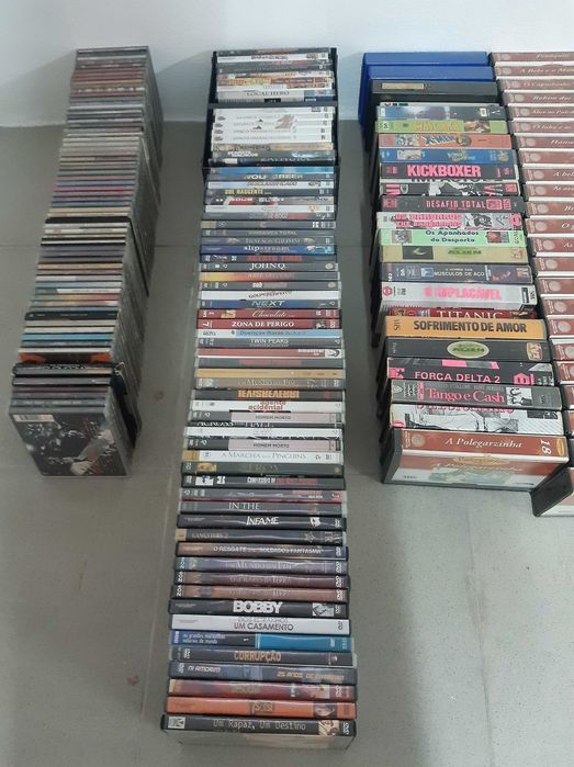 Lote CD/DVD/VHS (205 unidades)