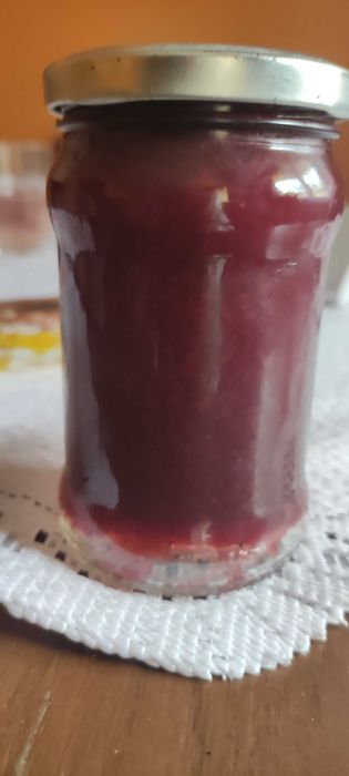 Dżemy domowe czereśniowe dereniowe