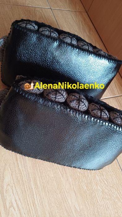 В'язані тапочки танки. Подарунок захистникам