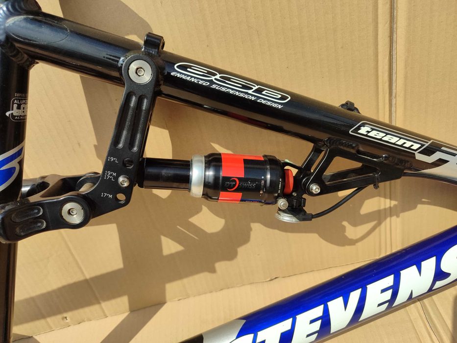 Rama MTB Full Stevens F9 Team Roz.19"