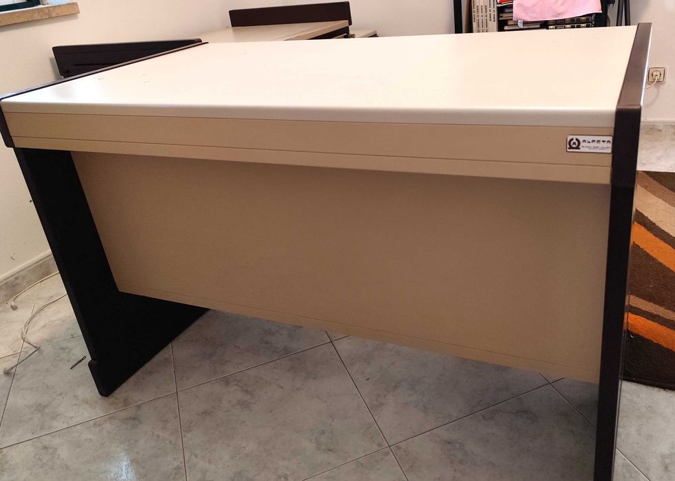 secretárias, módulo de gavetas e armário para escritório