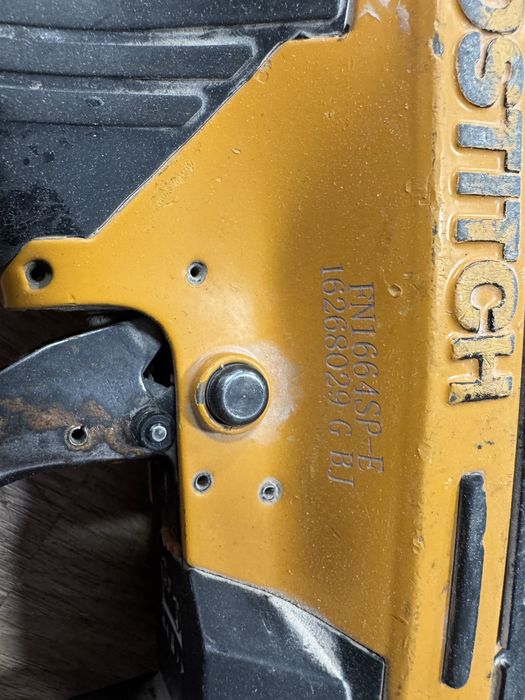 Sztyfciarka pneumatyczna bostitch fn1664sp e