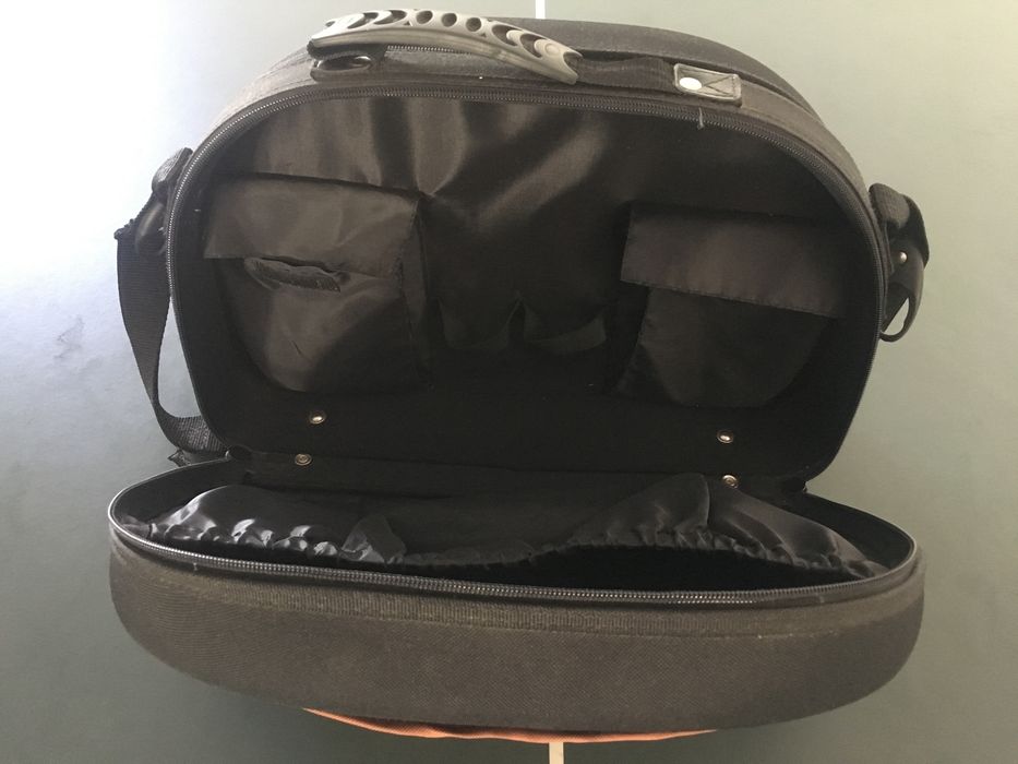 Mala de viagem de apoio ao bebé com muda fraldas