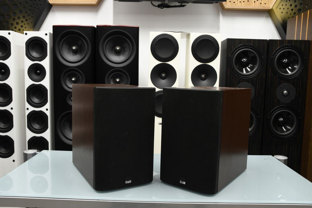 kolumny podstawkowe głośniki surround Monitory B&W Bowers & Wilkins 686