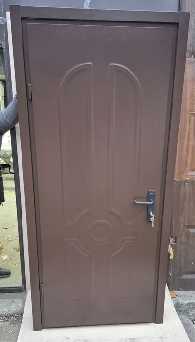 Вхідні двері в хозприміщення тамбур будинок Металеві з дсп