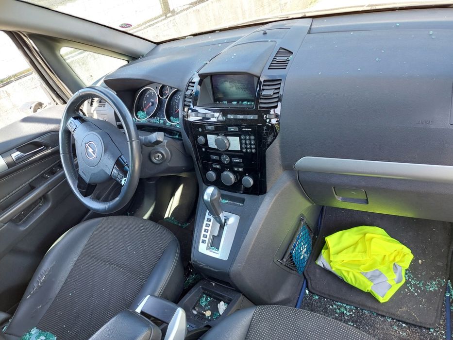 Opel zafira 2008 todas as peças
