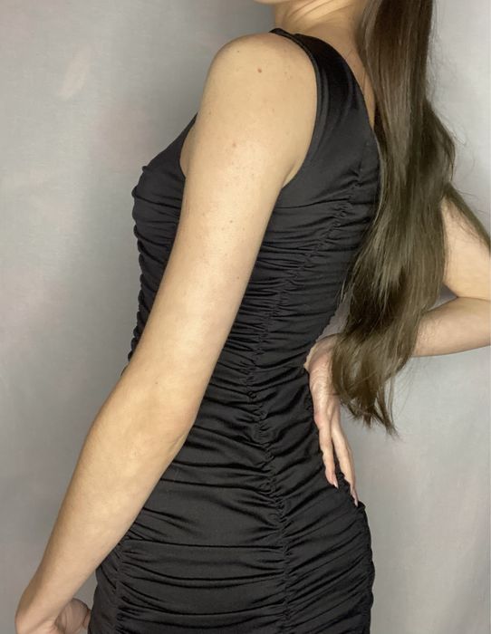 Сукня чорного кольору