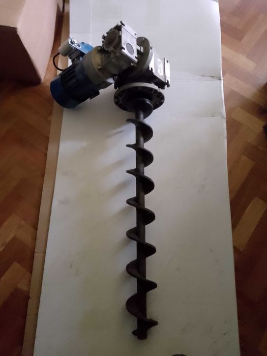 Podajnik do pieca ekogroszek