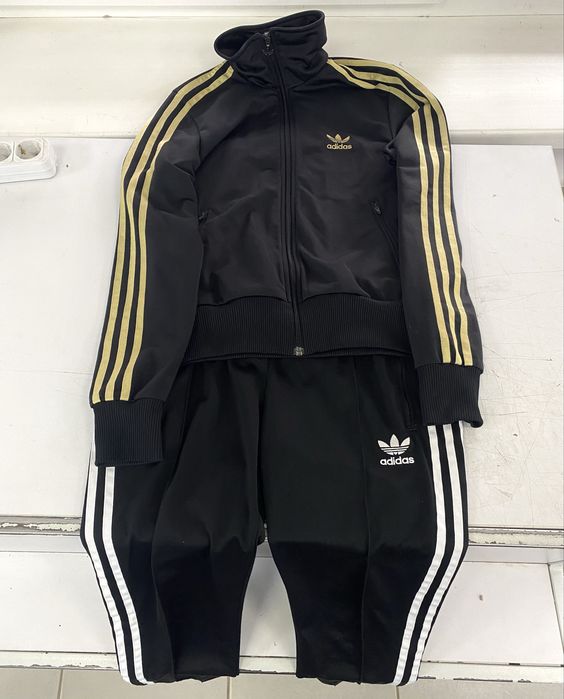 Костюм три полоски адидас yohji yamamoto олимпийка adidas vintage zne кепка stussy бейсболка стусси боксы картуж обей панама rick owens y-3 y2k og sk8