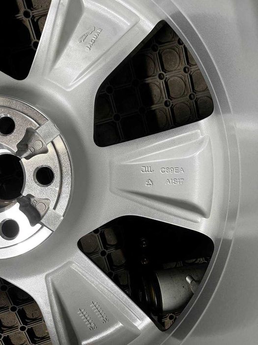 Нові оригінал JAGUAR F‑Type ДИСКИ R20 5X108 E/F/I-Pace J9D3-BC-SS