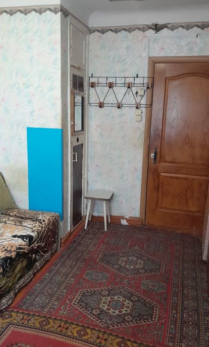 Продам затишну кімнату в гуртожитку, район ТРЦ Київ з меблями.