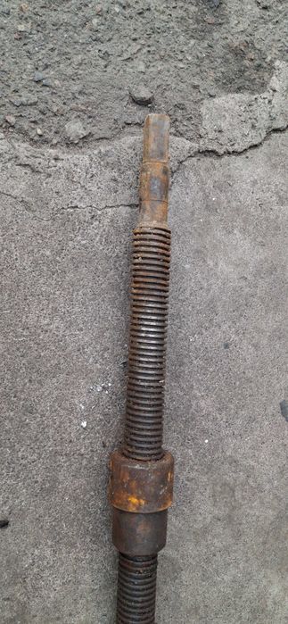 Трапецеидальный винт