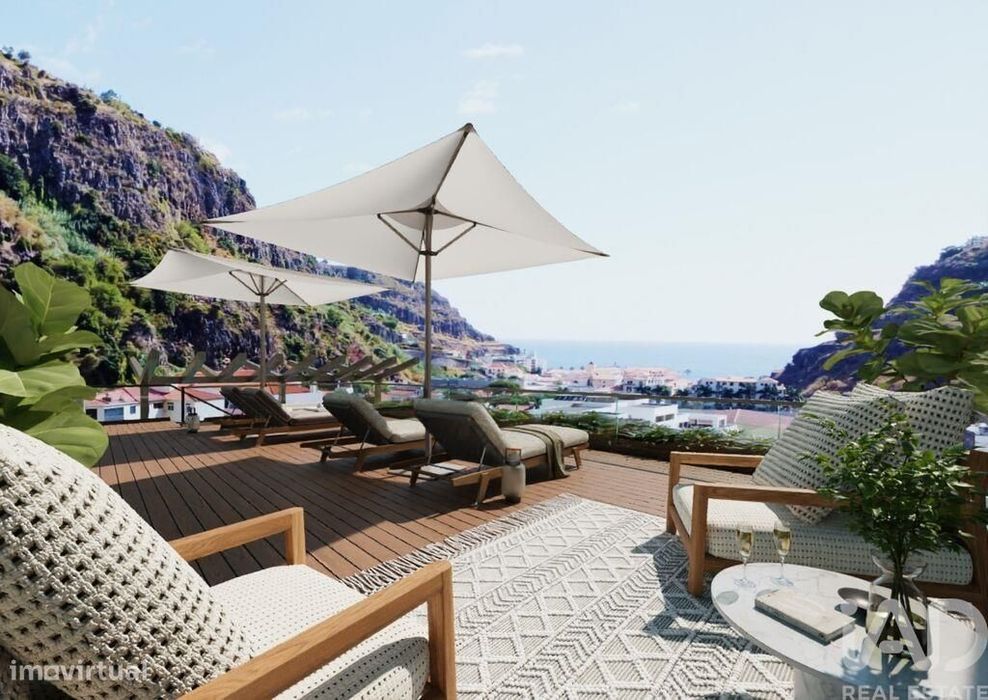 Apartamento T1 em Ribeira Brava de 64,00 m2