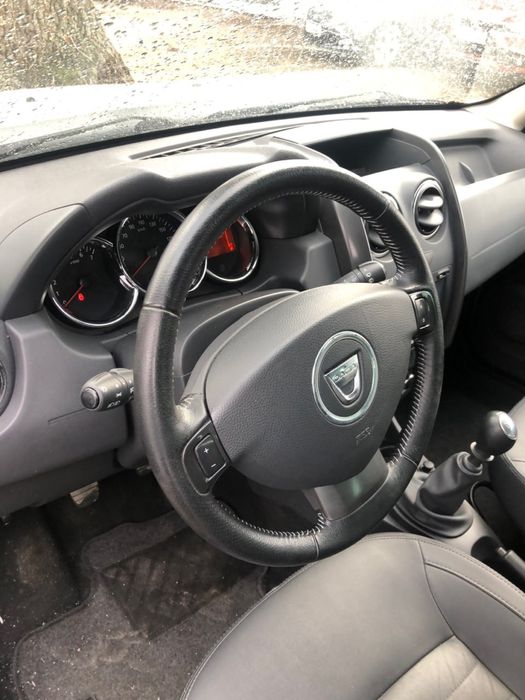 RENAULT DUSTER 1.6 бензин супер стан!