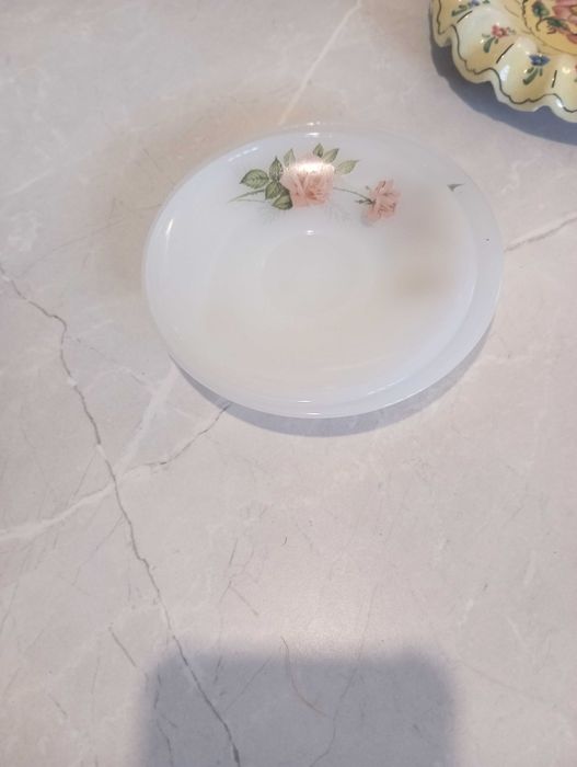 Várias peças em cerâmica decorativas