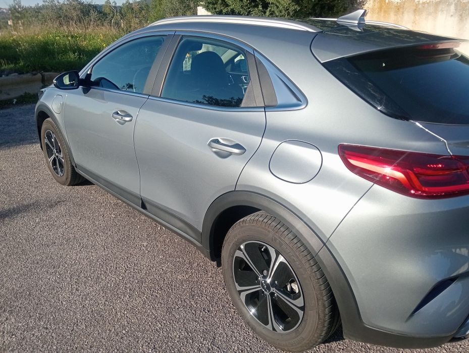 Kia Xceed plug in híbrido 2024, garantia do fabricante até 2031   32000km, 1Dono muito estimado