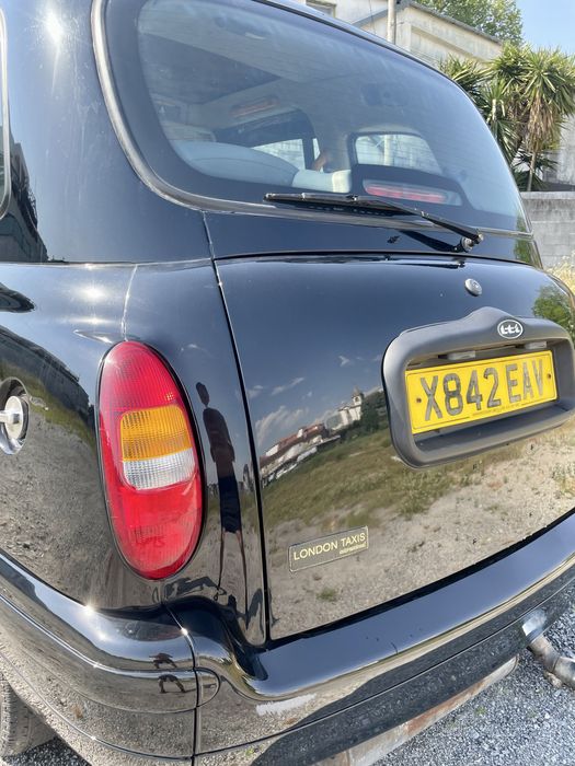 Vendo taxi ingles em nuito bom estado
