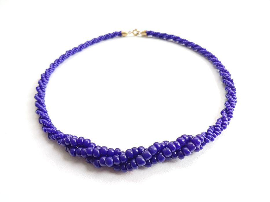 Colar/choker de missangas azuis